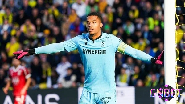 Alban Lafont là một cầu thủ trẻ với tài bắt dính Penalty cực đỉnh