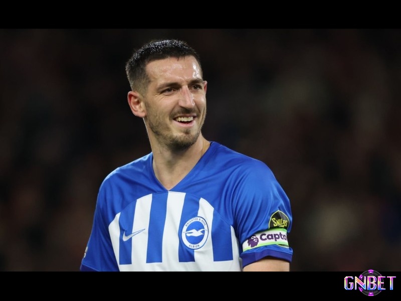 Lewis Dunk là một trong những hậu vệ hay nhất Ngoại hạng Anh