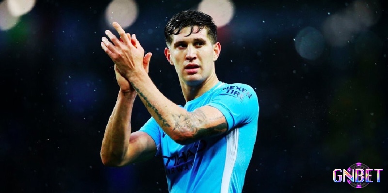 John Stones là một cầu thủ tài năng và góp mặt trong danh sách hậu vệ hay nhất Euro