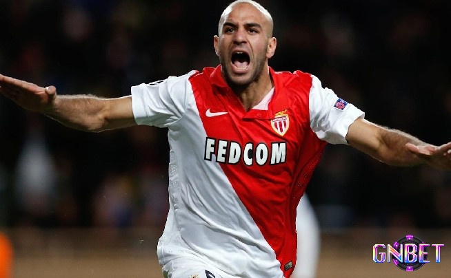 Aymen Abdennour thể hiện sự bản lĩnh của mình trên sân là hậu vệ hay nhất Ligue 1