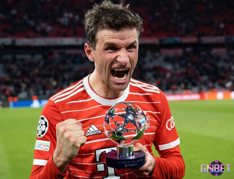 Thomas Muller đã và đang cống hiến hết mình cho CLB Bayern