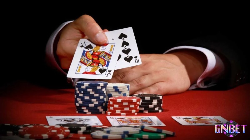 Poker có 2 dạng là Poker Texas Hold’em & Poker Omaha